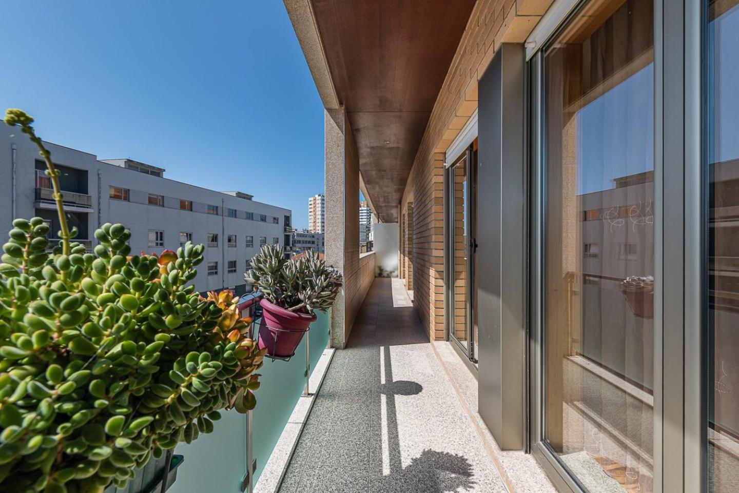 Апартаменты Guestready - Luxe Living By The Pool Повуа-ди-Варзин Экстерьер фото